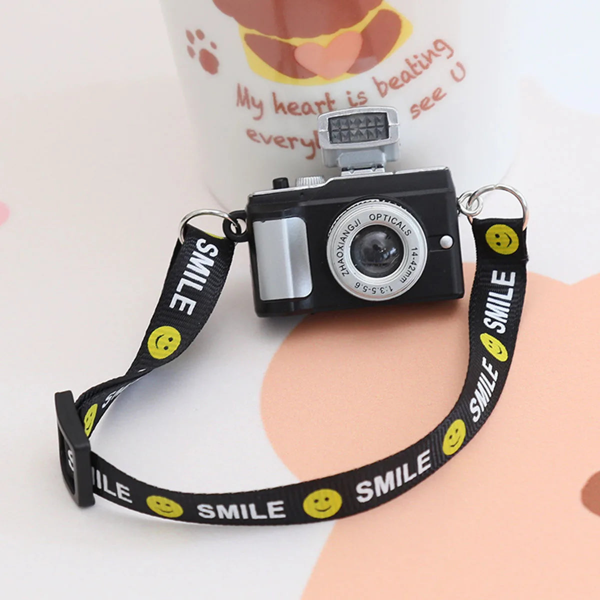 Blitzdoll camera with flash